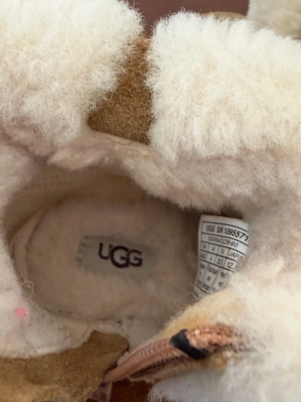 UGG adorable ramona